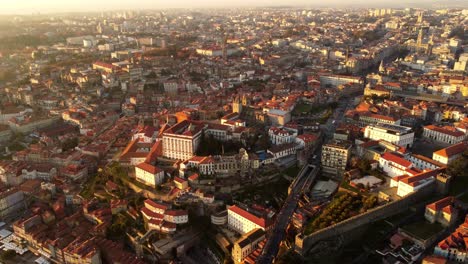 Imágenes-Aéreas-De-Drones-Del-Centro-De-La-Ciudad-De-Oporto-En-Portugal