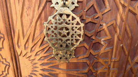 the intricate craftsmanship and cultural significance of traditional moroccan door knobs, showcasing their artistry and rich heritage