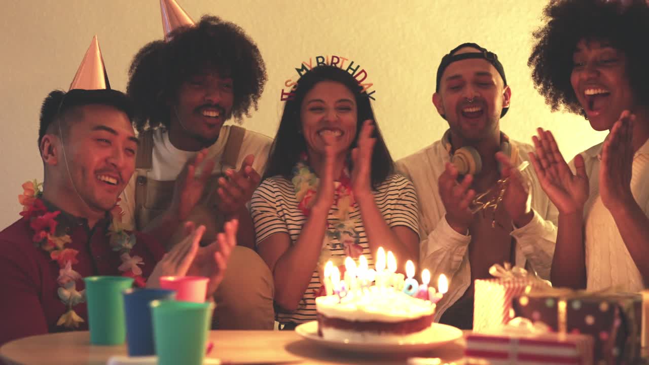 fiesta de cumpleaños con amigos