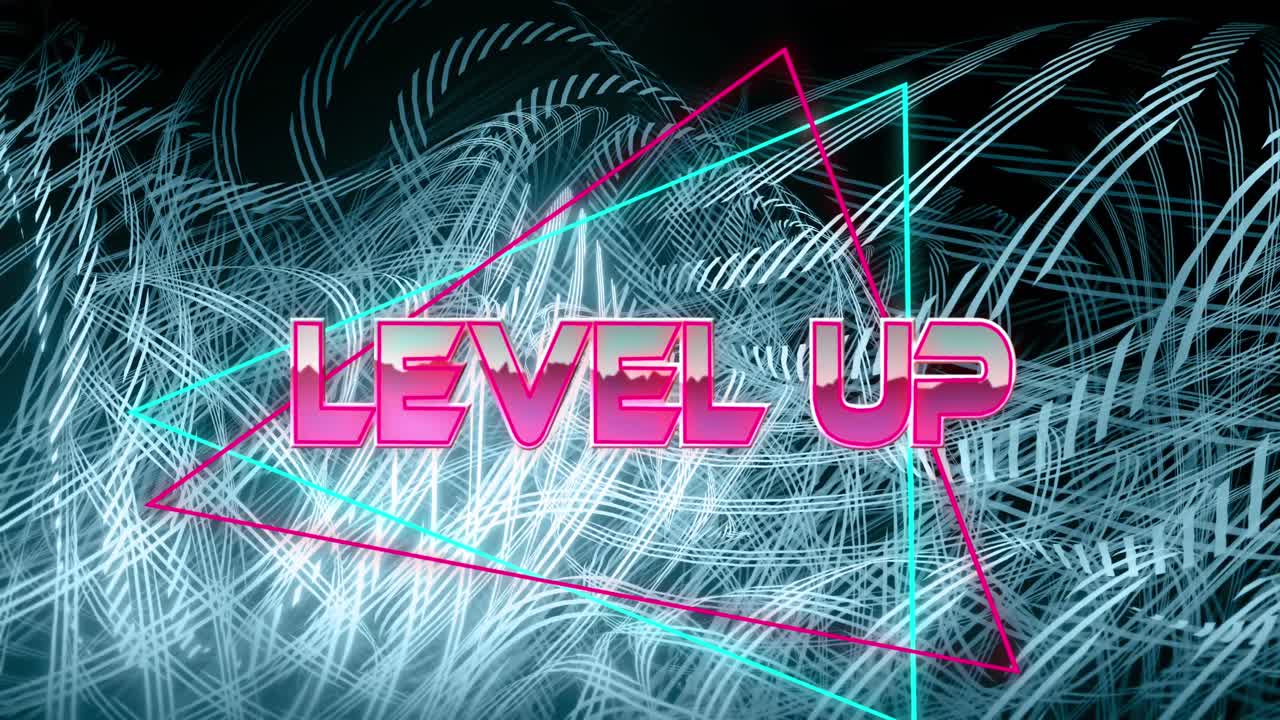 animación de un banner de texto de nivel superior contra rastros de luz azul enredados contra un fondo negro.