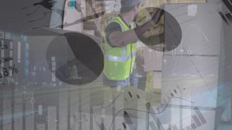 procesamiento de datos estadísticos contra el repartidor caucásico apilando cajas del almacén en su furgoneta
