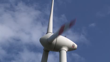 cerca de aerogeneradores cerca de schweitenkirchen, baviera, alemania