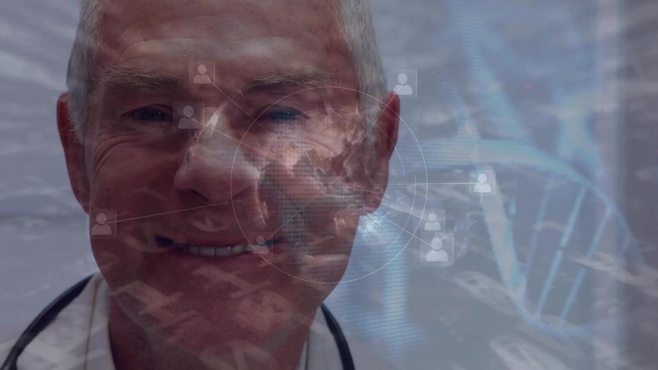 Animazione di un medico uomo caucasico che sorride su un globo e l'elaborazione dei dati.