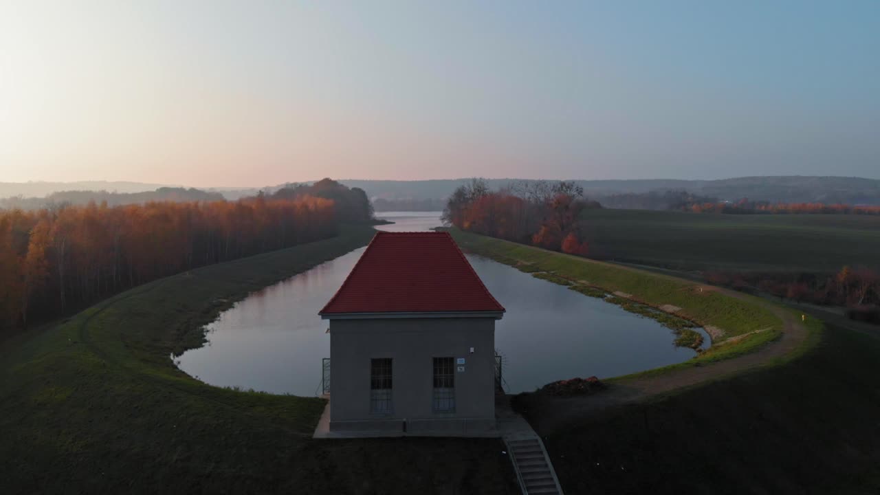 bielkowo에서 수력 발전소의 공중 촬영