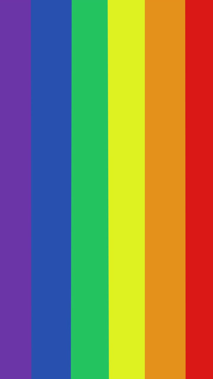 Drapeau arc-en-ciel de la Fierté s'estompant vers le noir.