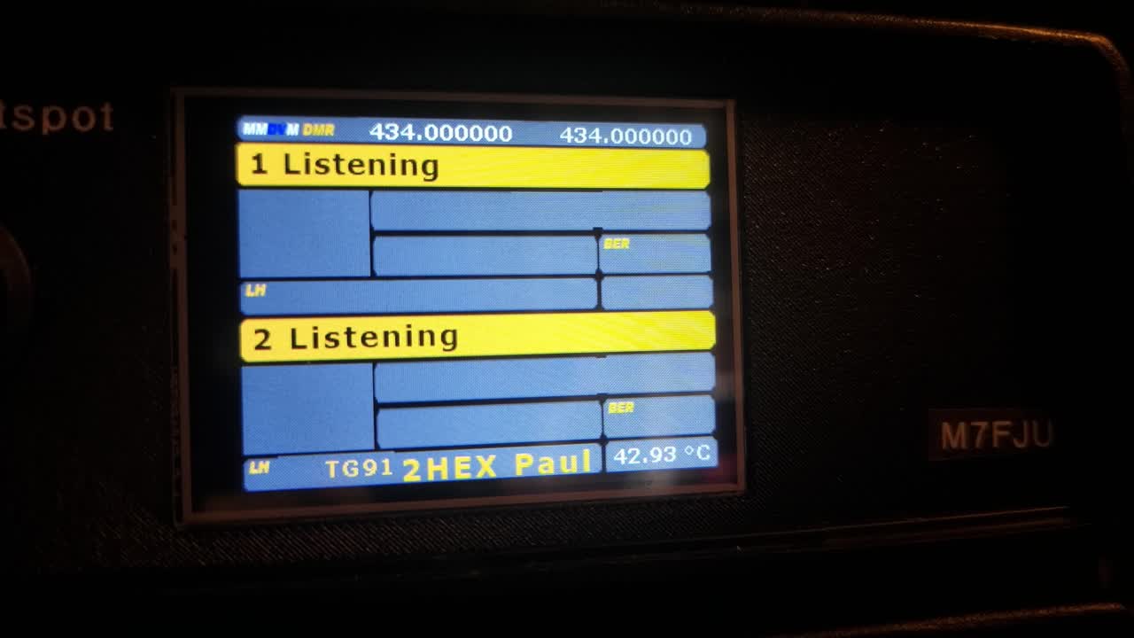 아마추어 라디오 디지털 통신 핫스 디스플레이 시간 지연 글로벌 방송 방송국을 통해 스크롤