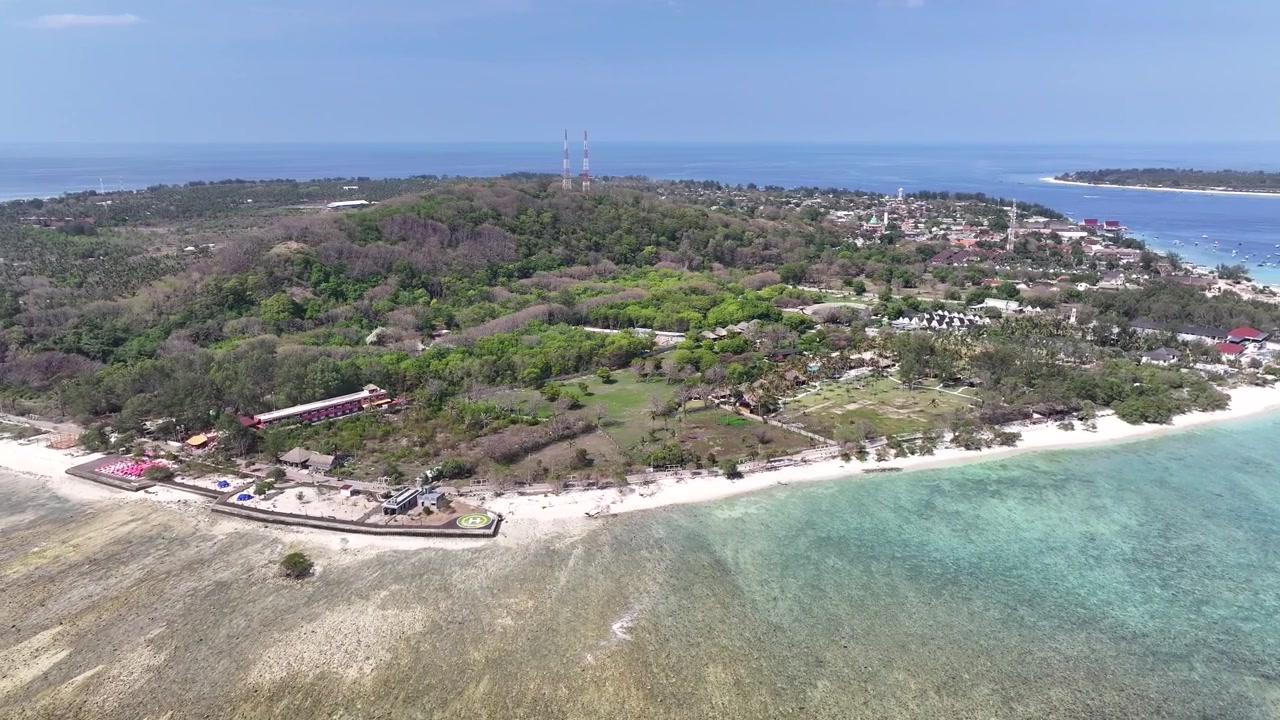 Popolare destinazione di viaggio in Indonesia. Panoramica aerea dell'isola di Gili Trawangan, giornata di sole in Indonesia