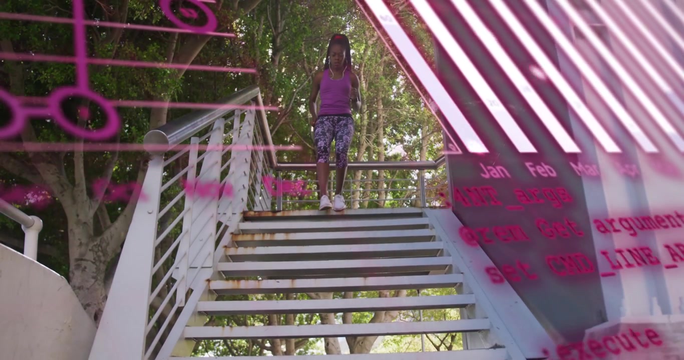Video verticale: Donna che si ferma e poi scende le scale verso la telecamera, con grafici tecnologici rosa in movimento che nascondono le gambe.