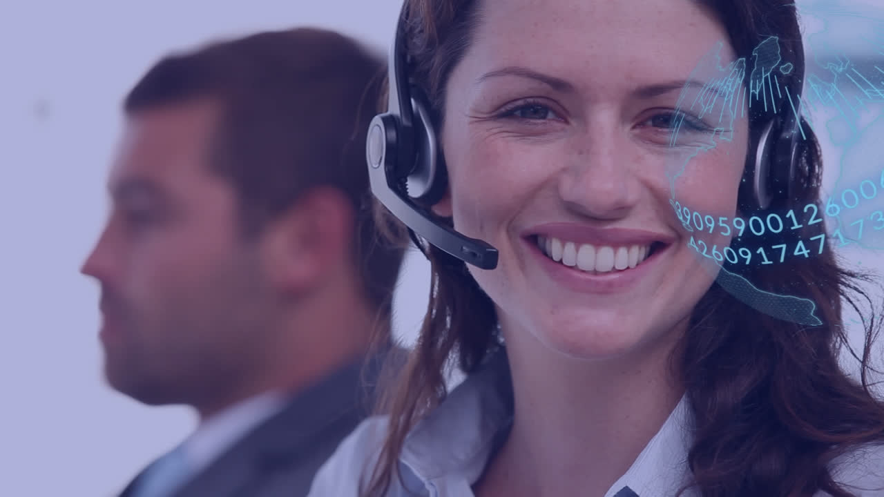 animación del globo sobre la gente de negocios usando auriculares de teléfono