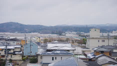 estación de shiroishizao y ciudad de shiroishi en el norte de japón en un día de invierno en japón
