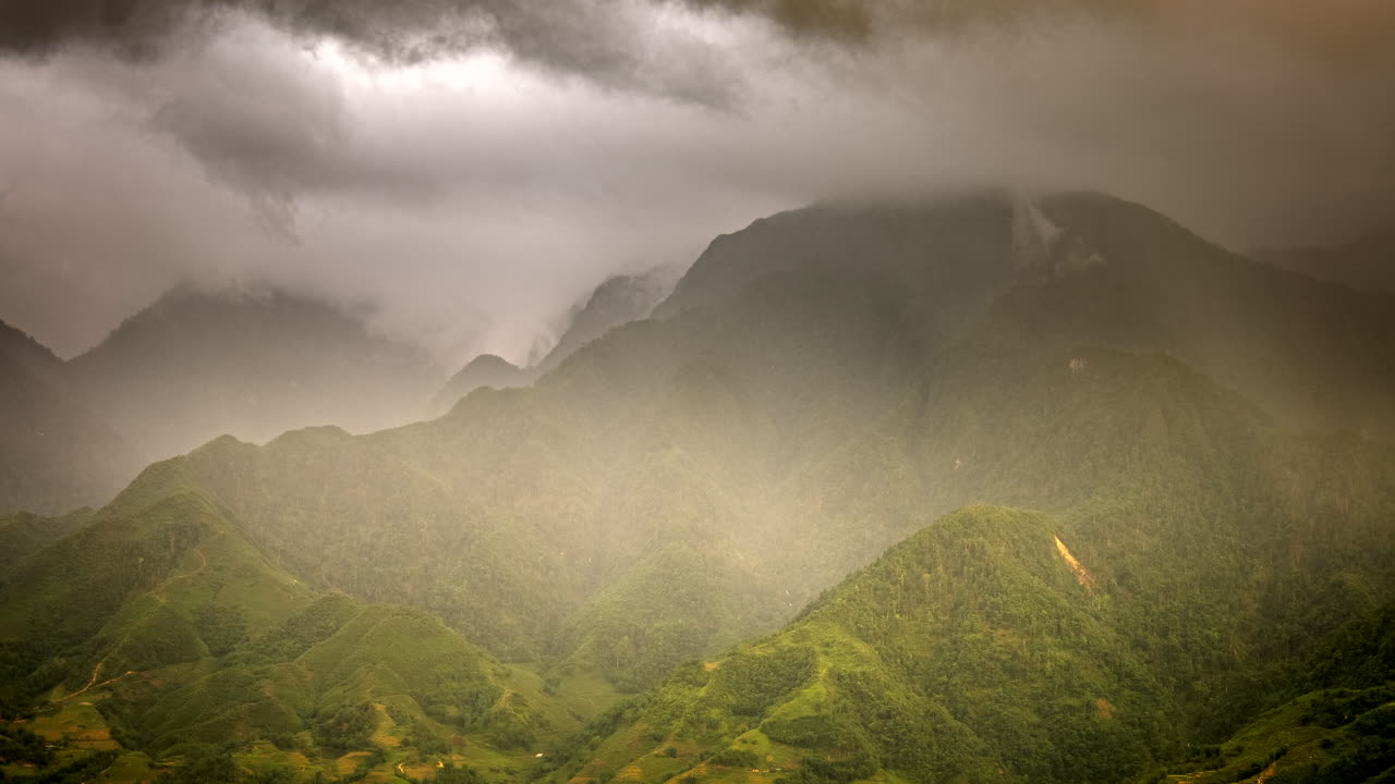 paisaje de la cordillera de niebla