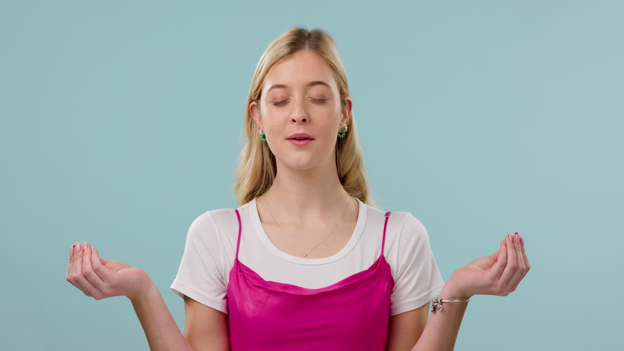 mujer, meditación y respiración