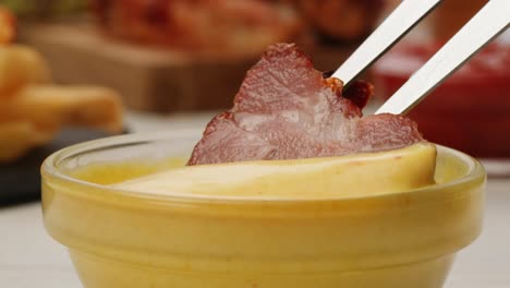 smoked ham in mustard dip