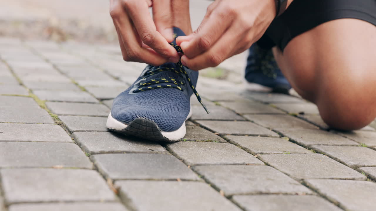 피트니스, 달리기 및 운동용 신발  ⁇ 타이