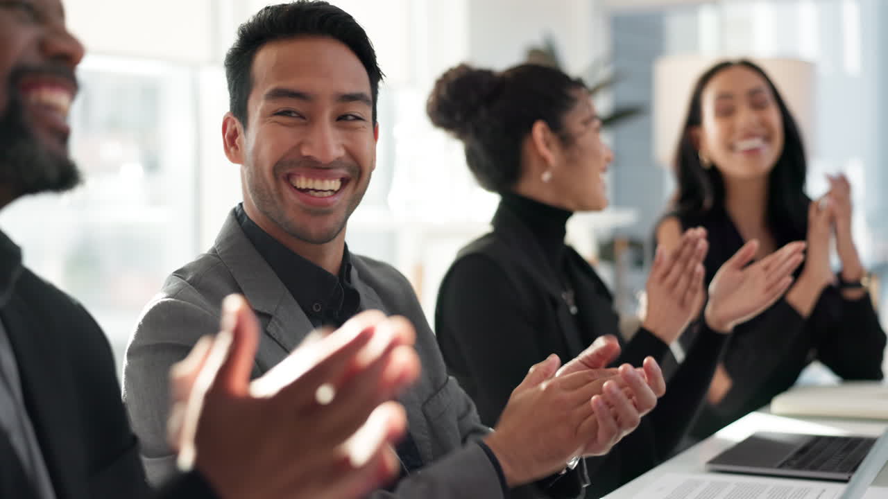 사업가 들, 박수 와 회의 성공