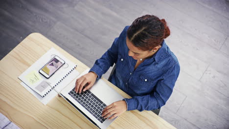 She-loves-herself-a-busy-day-at-work