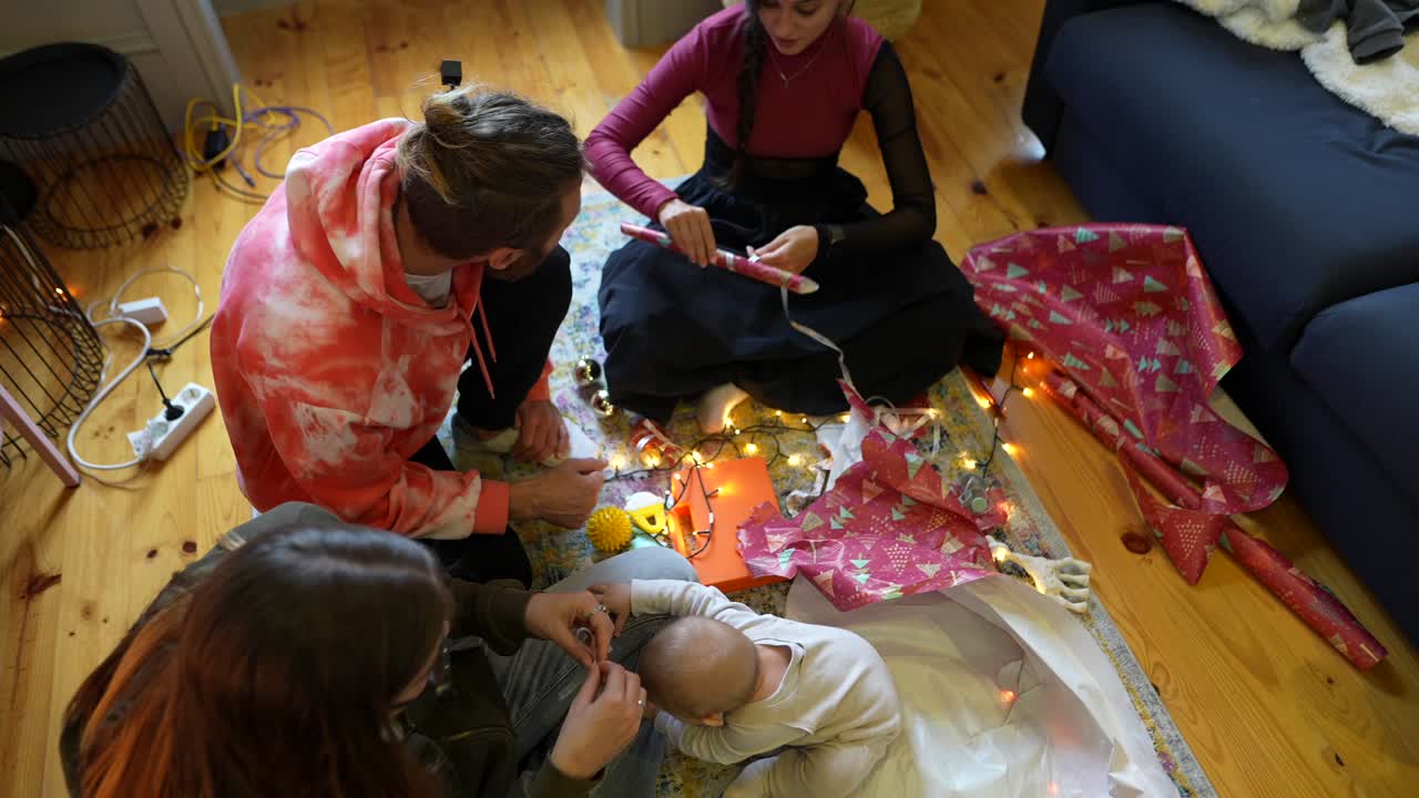 envoltura de regalos de navidad para la familia