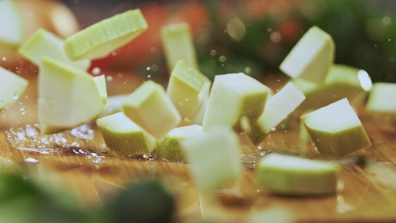 zucchini를 잘라내는 것