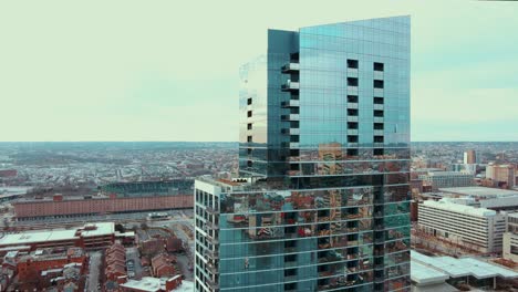 vista aérea del edificio de apartamentos de gran altura