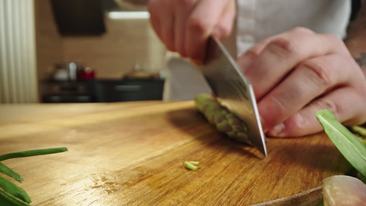 Preparing Asparagus for Cooking