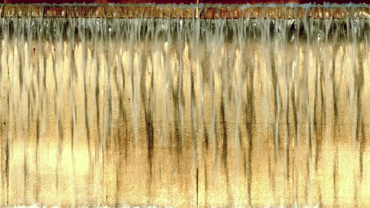 detalle del movimiento del agua.