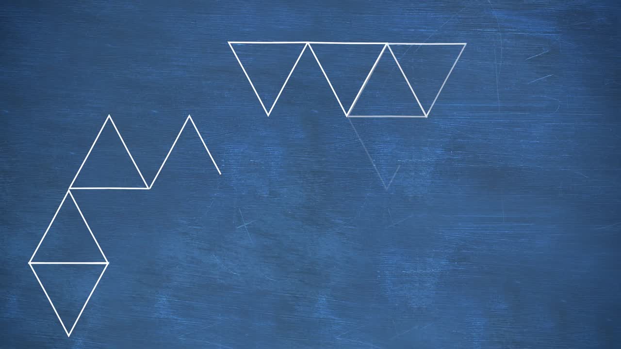 animación de formas triangulares abstractas contra el espacio de copia en fondo de pizarra azul