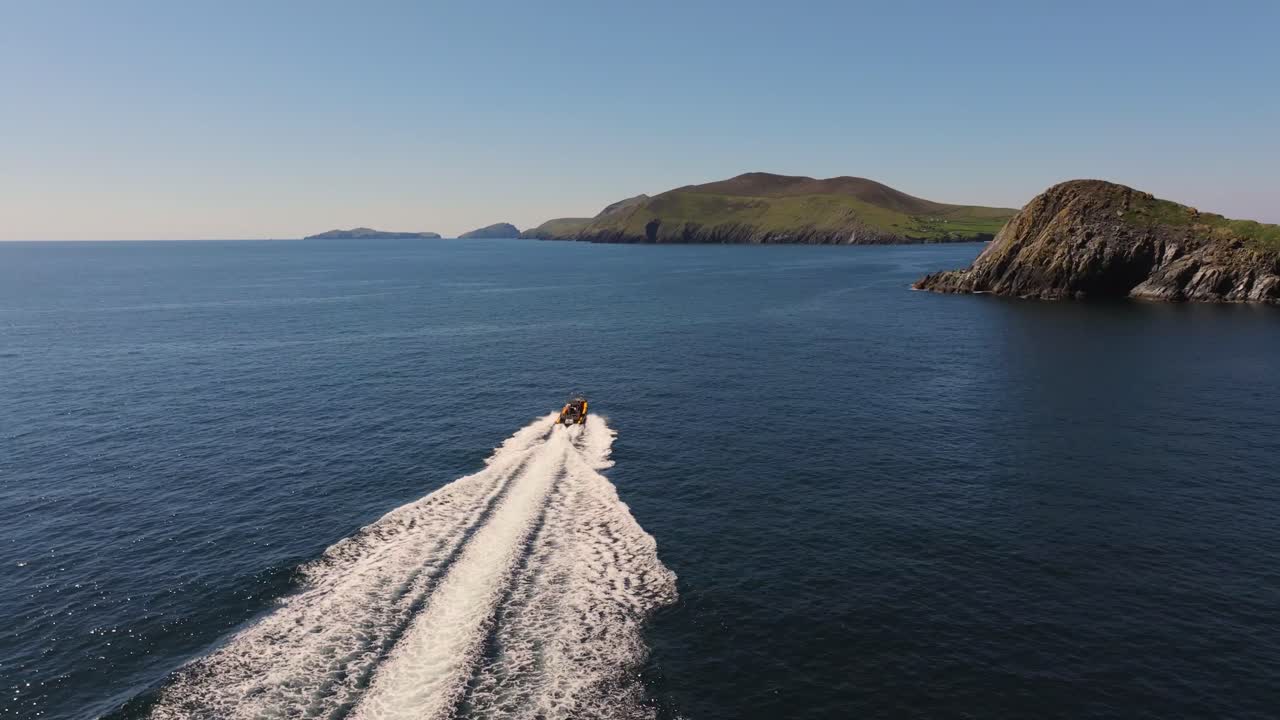 4K Cinematic drone footage following the boat in Dingle Co.Kerry - Ireland 05.02