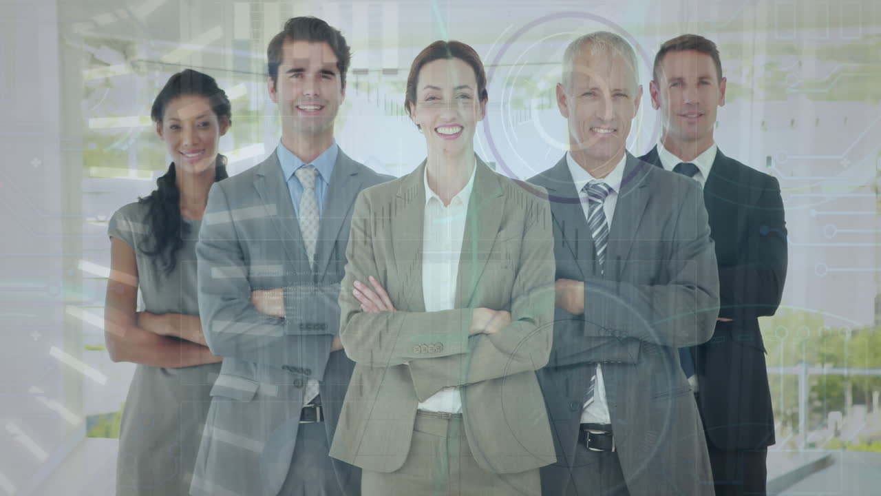 행복한 다양한 사업가들에 대한 데이터 처리 애니메이션