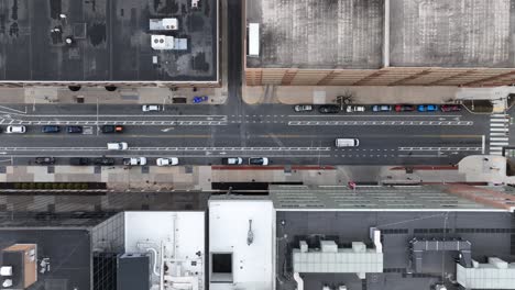 Top-down-shot-of-one-way-street-in-American-city