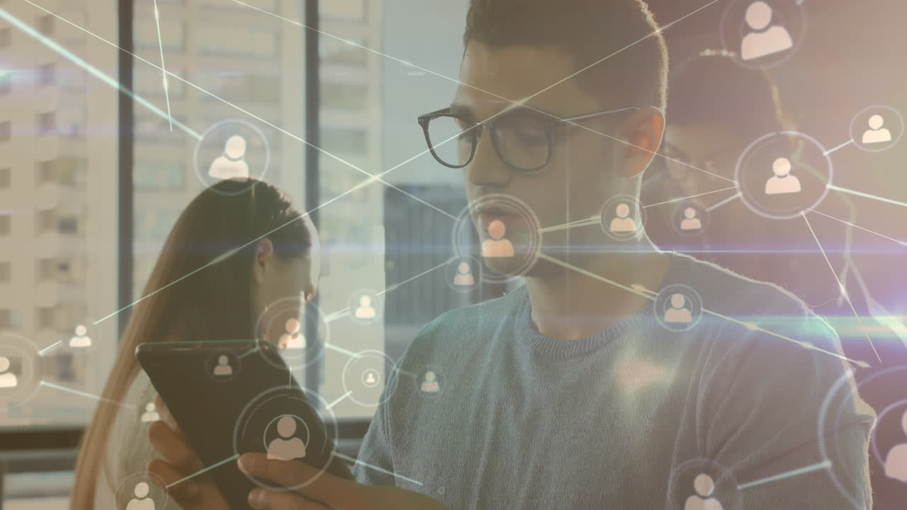 animación de la red con conexiones sobre empresario caucásico