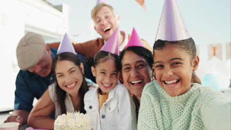 familia, selfie y feliz cumpleaños con los niños