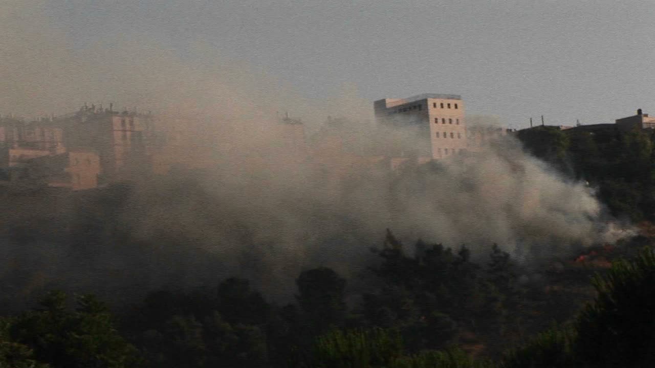 Fumo che si alza da un attacco missilistico nel Nord di Israele durante la guerra Israele-Libano