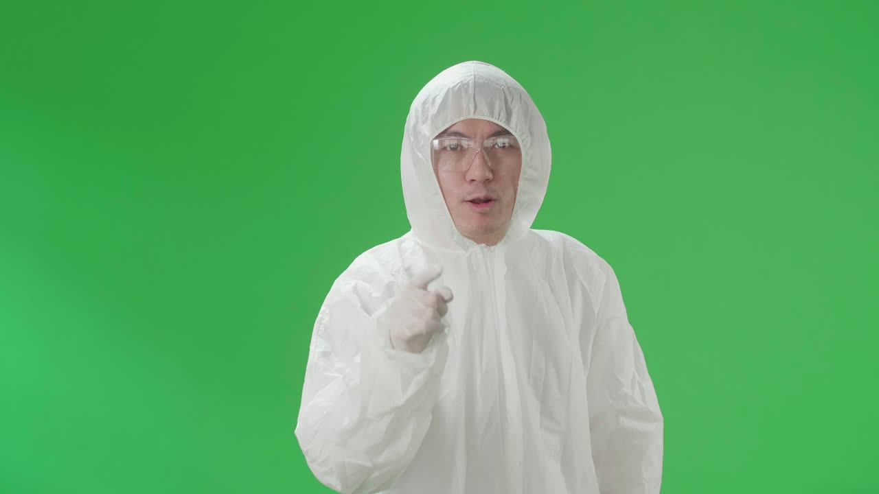 개인 보호복을 입은