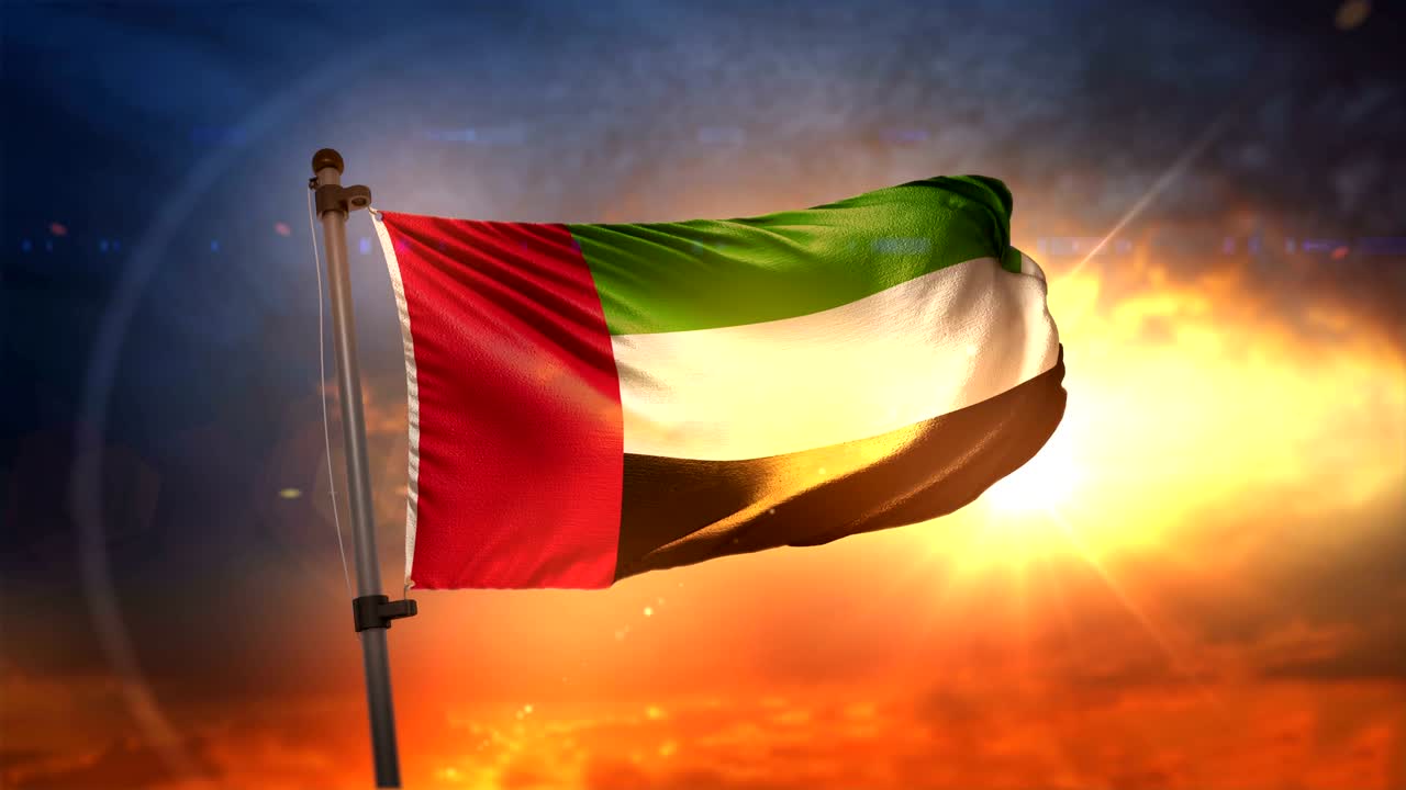 Bandiera degli Emirati Arabi Uniti retroilluminata all'alba splendida, loop in slow motion 4K