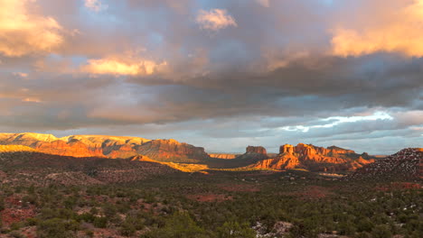 Malerischer-Blick-Auf-Den-Sonnenuntergang-Vom-Red-Rock-Loop-Road-In-Sedona,-Arizona