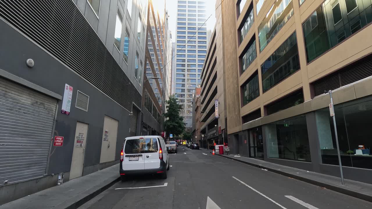 callejón urbano en un centro de la ciudad