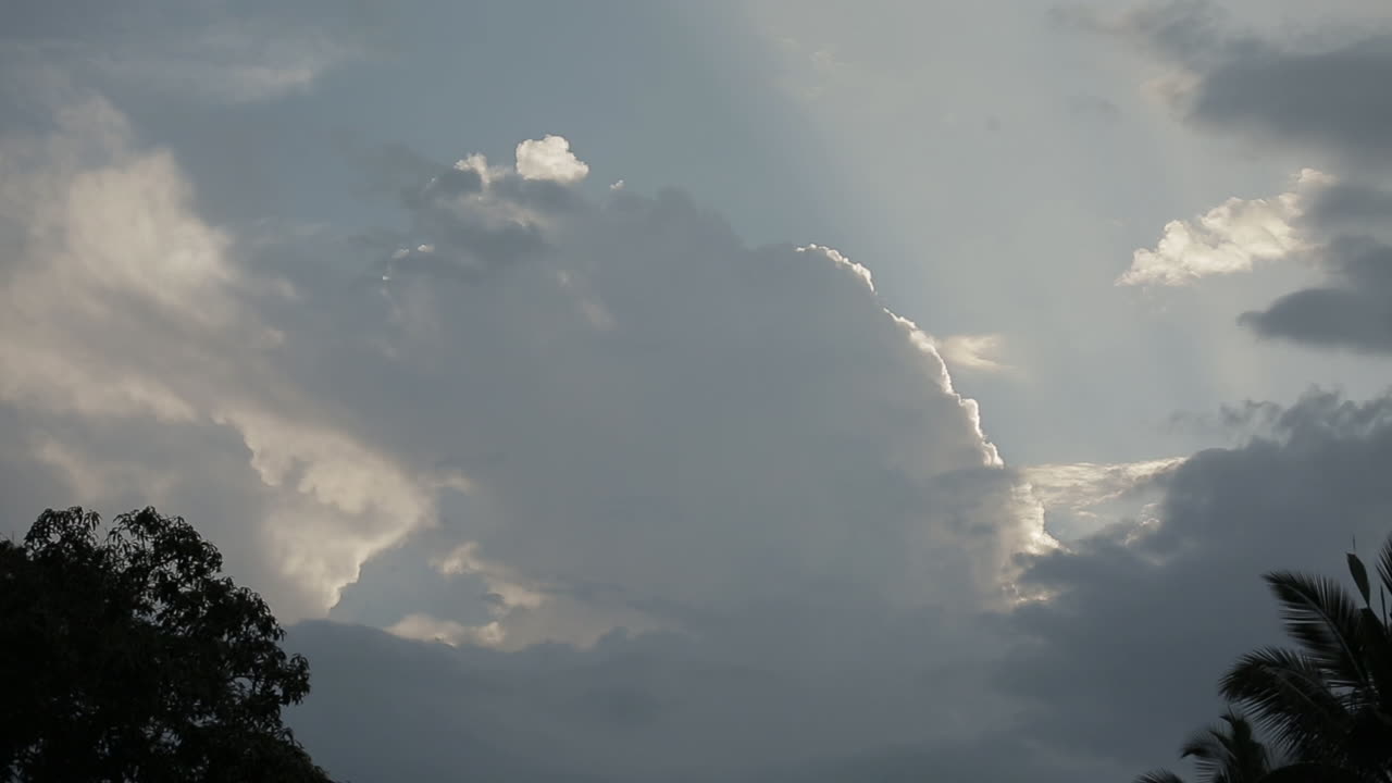 비 구름의 움직임과 발달