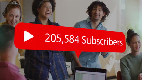 279.315 suscriptores animación sobre un grupo diverso de personas en la oficina