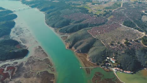 Orillas-Del-Río-Mira-Visto-Desde-Una-Vista-Aérea