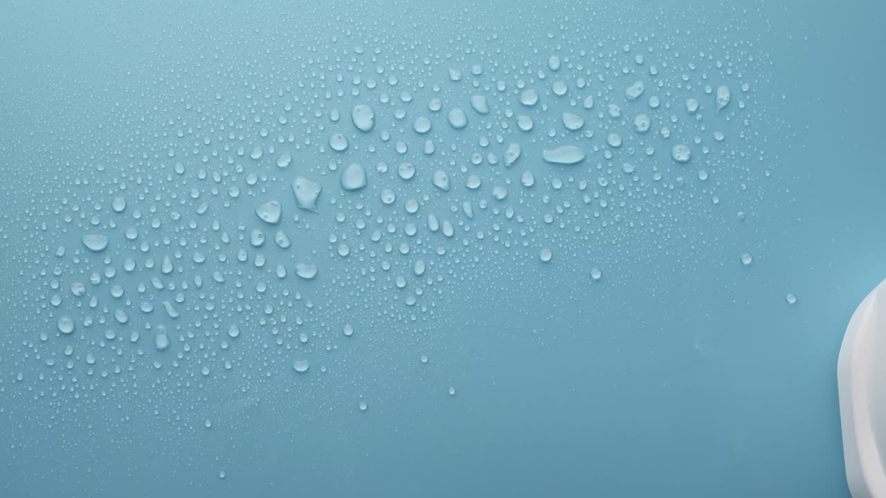 limpieza de una superficie con gotas de agua