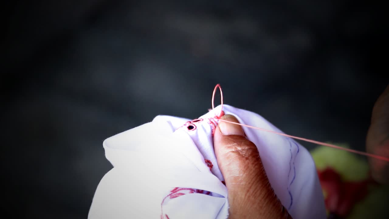 마데이라 자수 세부 사항 클로즈업 최고급 손 자수 전통 예술 정교 수공 공예 18 세기 19 세기 수 놓은 천 천