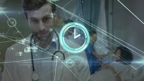 Animation-Des-Netzwerks-Von-Verbindungen-über-Einen-Kaukasischen-Männlichen-Arzt,-Der-Im-Krankenhaus-Ein-Digitales-Tablet-Verwendet