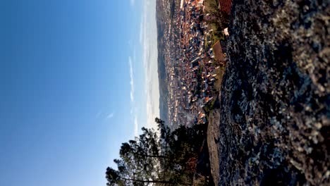 Timelapse-Vertical,-Mirador-De-Montealegre-Con-Vistas-A-La-Ciudad-De-Ourense-España