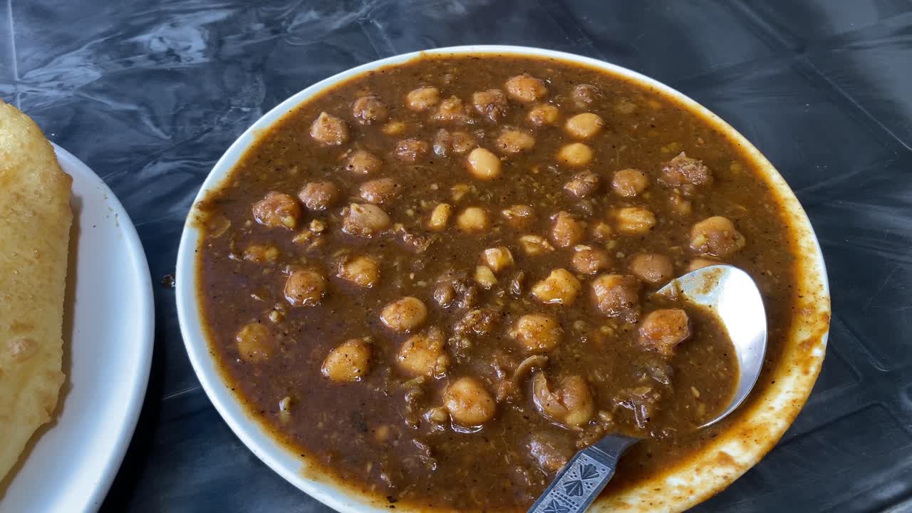 chole bhature en punjabi