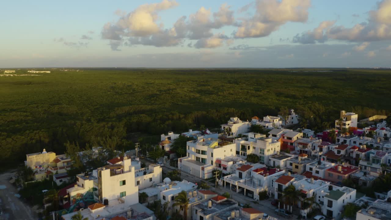 drone sobrevuela comunidad de isla tropical