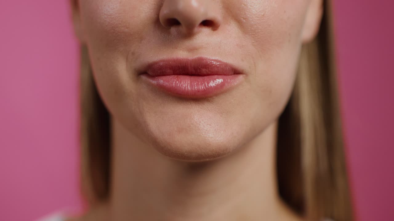 primer plano de una mujer sonriendo