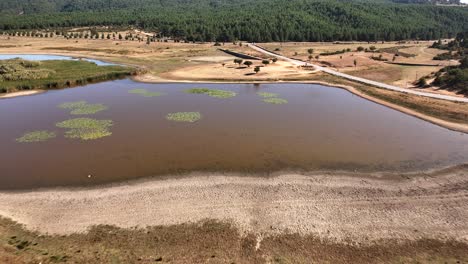 Buldan-See-Zoomt-Aus-Türkiye-Heraus