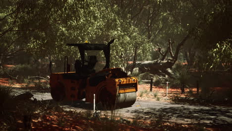 Tractor-De-Rodillos-De-Carretera-En-El-Bosque