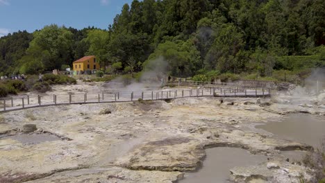 Smoking-hot-springs-at-Furnas-Lake,-San-Miguel-Island,-Azores,-Portugal