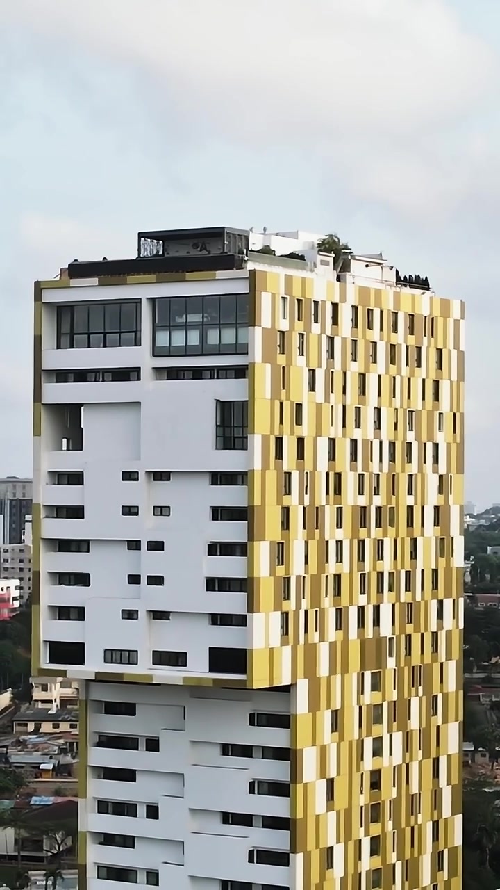 Edificios urbanos en Acra, Ghana, que muestran arquitectura y diseño modernos